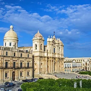 Landolina Palace 4* Noto